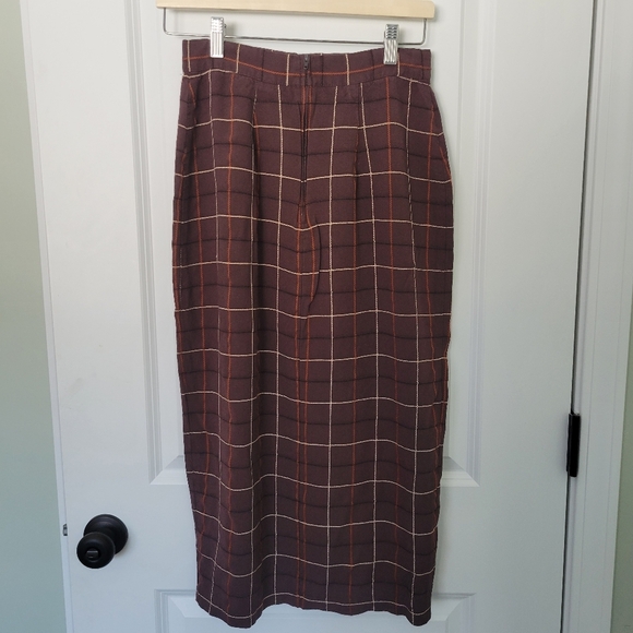 Source Unknown Dresses & Skirts - Vintage size 8 women's Plaid brown midi skirt